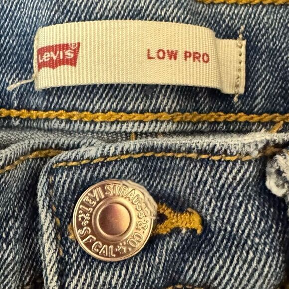 Levi’s Low Pro Straight Leg Jean Distressed Raw Hem Adjustable Waist Size 8 Girl - Picture 3 of 5